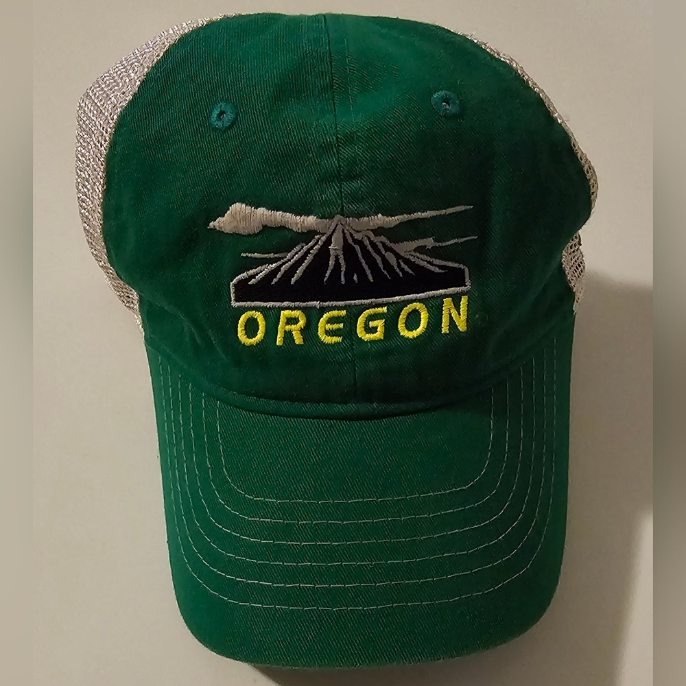 Oregon Ducks Green Trucker Hat